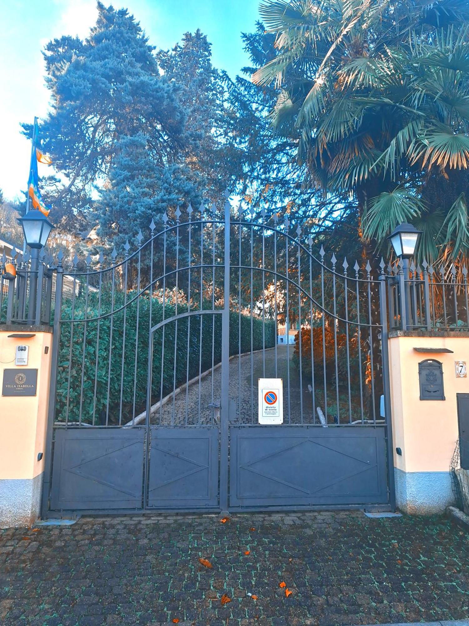 La Con Vista Al Secondo Piano Della Isabella * Stresa